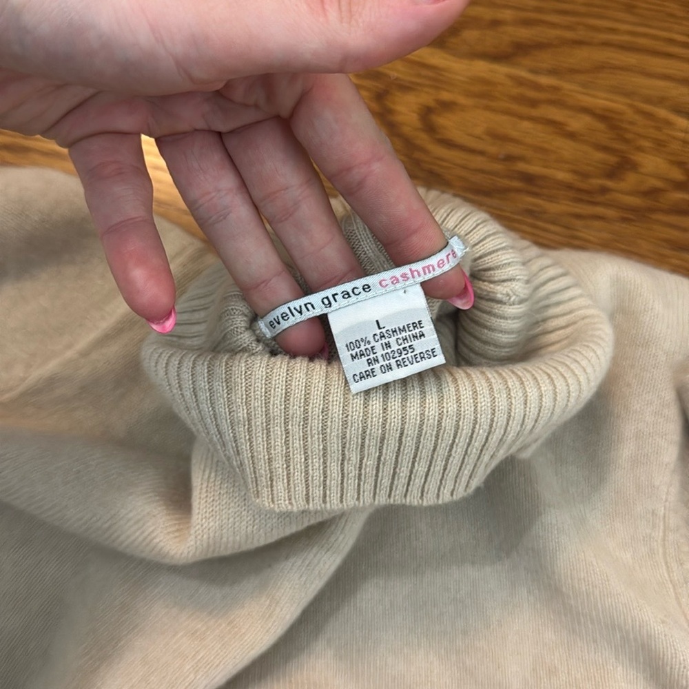 Evelyn Grace Cream Tan Cashmere Turtleneck Minimalist Quiet Luxury Sweater L - Picture 8 of 8